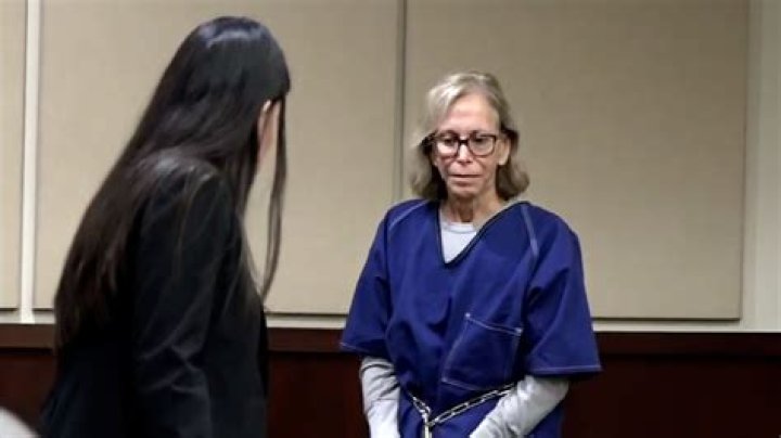 Donna Adelson Brother And Sister: Family Details