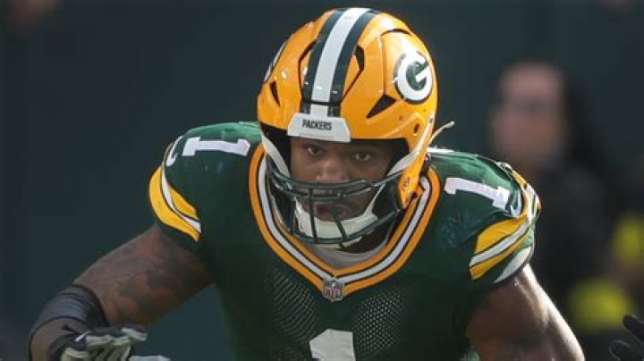He bleeds the same way, Micah Parsons reveals his plan to contain Tom Brady in the Wild Card g ·