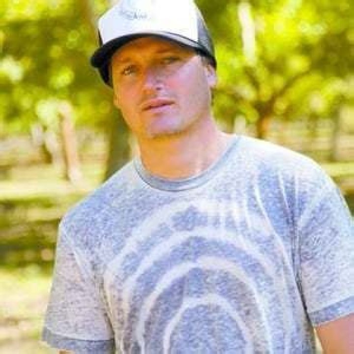 Joshua L. Pomer ·