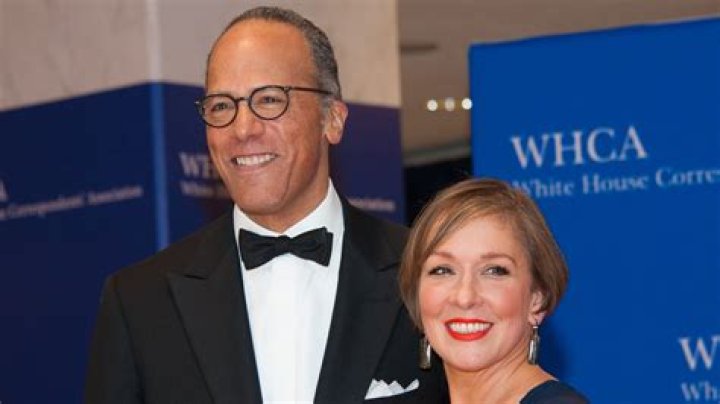 Lester Holt's Wife's Age Revealed