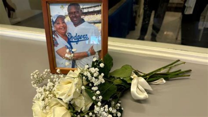 Manny Mota Biography, Age, Height, Wife, Net Worth, Family ·